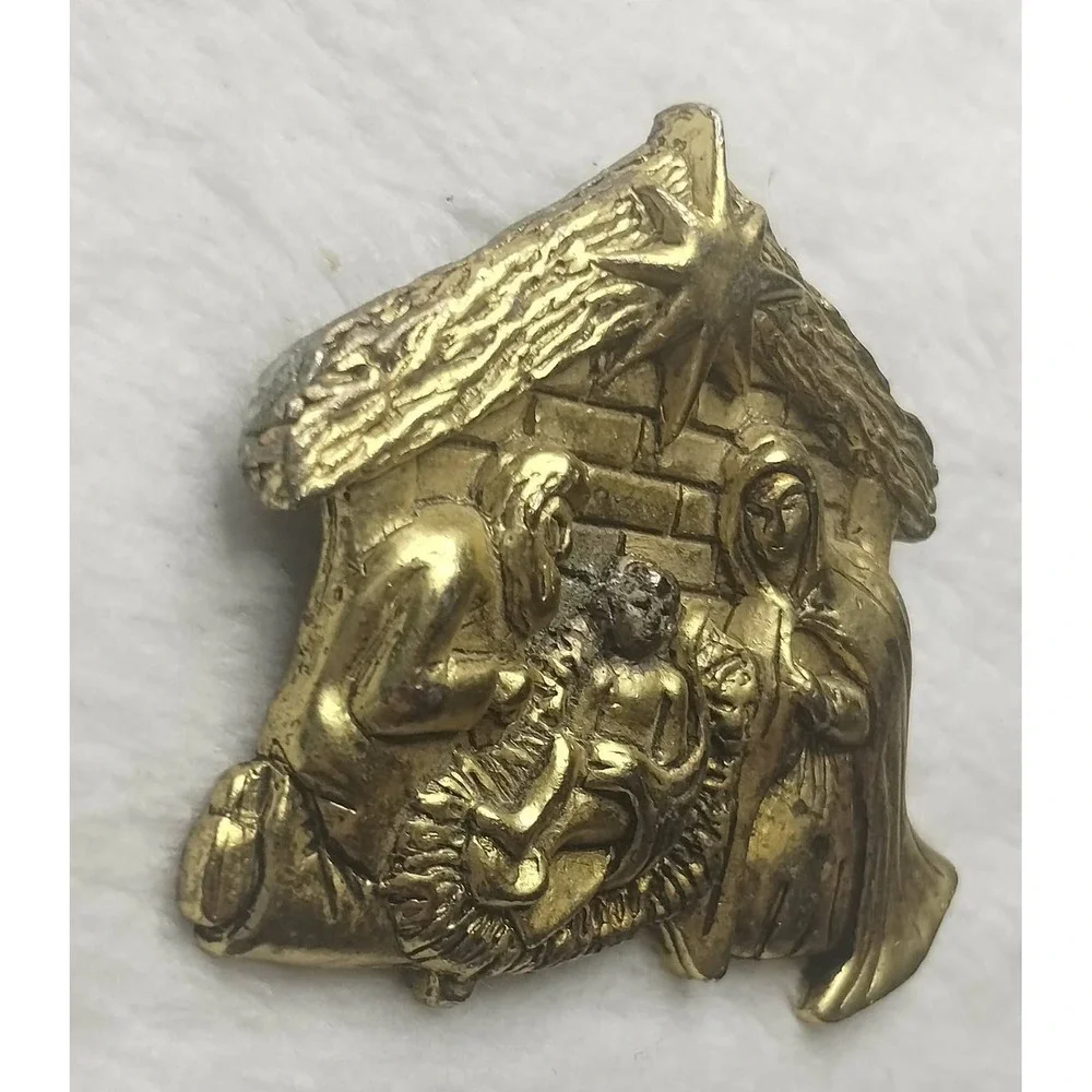 Vintage Gold Tone Nativity Scene Brooch Pin Holy Family Manger‎ Christmas Star